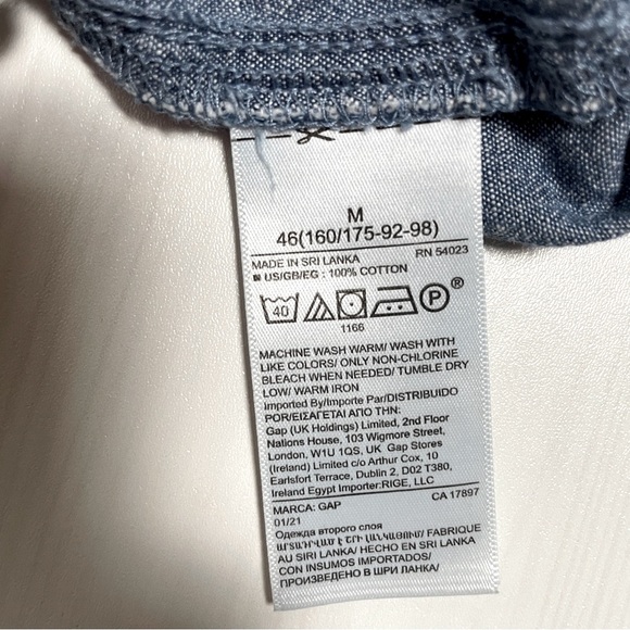 GAP Women's Denim Cotton Shorts in Size Medium NWOT - Picture 4 of 8